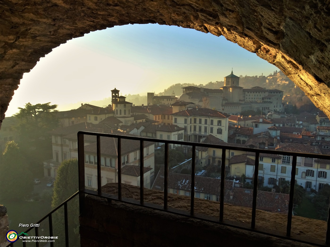 45 Dalla Torre Civica da sx Santa Grata, Seminario, San Vigilio.JPG